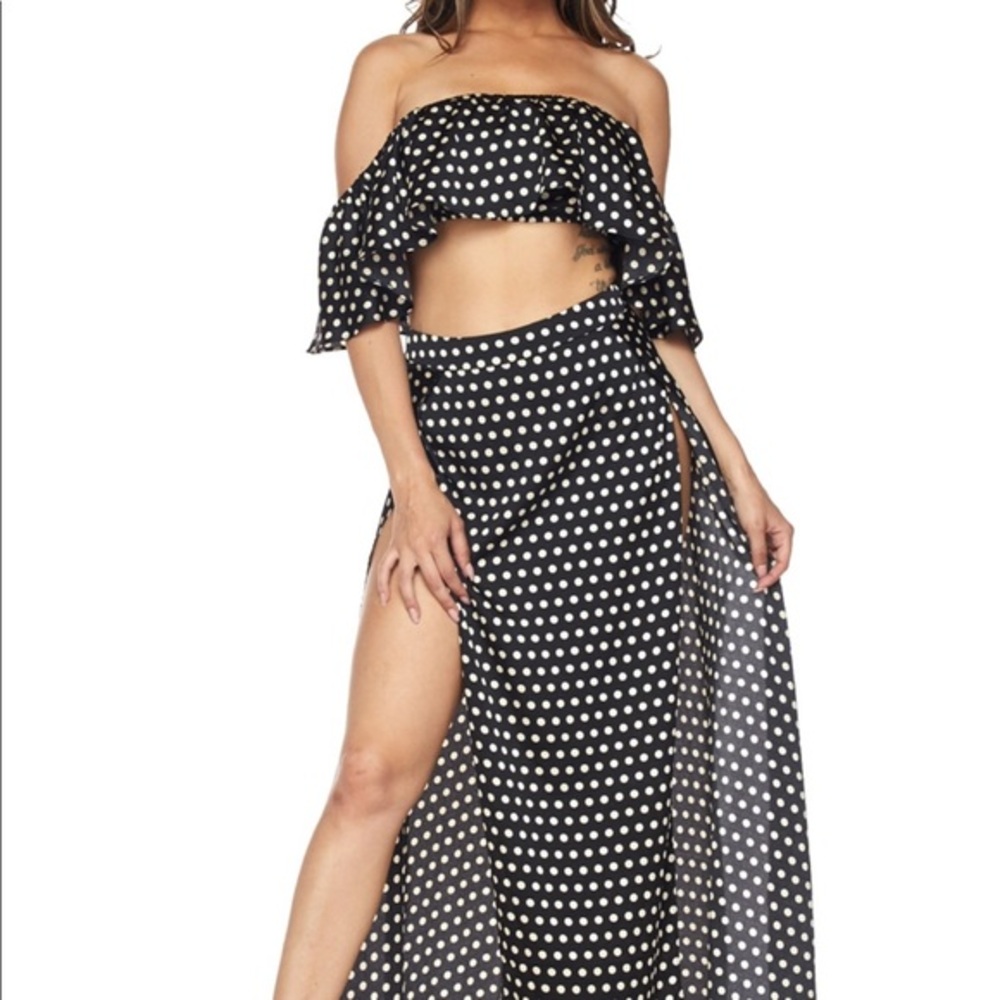 Women’s Black white crop top w matching skirt